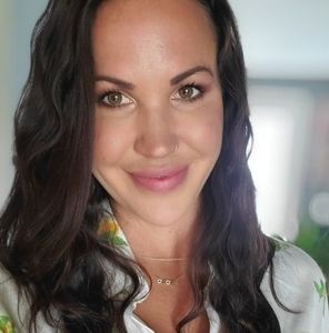 Meet your Posher, Jenn